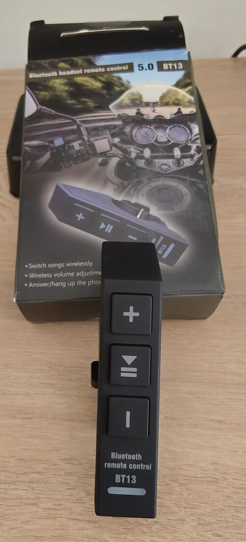 BT13 Bluetooth remote with its box